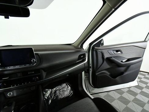 Used 2023 Nissan Rogue SV image 20