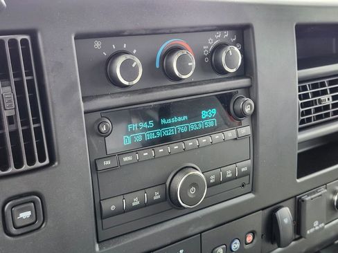 Used 2022 Chevrolet Express 3500 w/ Power Convenience Package RWD image 12