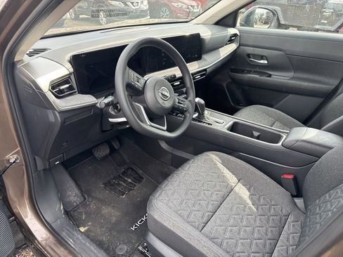 Used 2026 Nissan Kicks SV w/ Cold Weather Package image 7