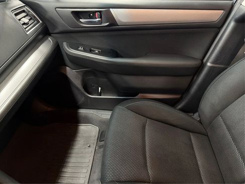 Used 2017 Subaru Outback 2.5i Premium AWD/4WD image 32