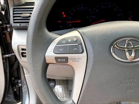 Used 2010 Toyota Camry FWD image 22