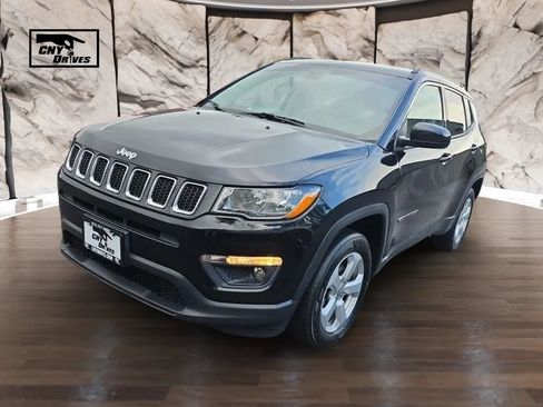 Used 2018 Jeep Compass Latitude w/ Popular Equipment Group AWD/4WD image 1