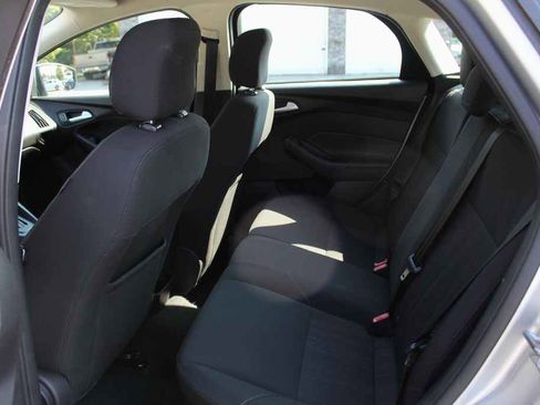 Used 2016 Ford Focus SE image 24