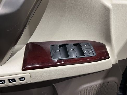 Used 2018 Lexus GX 460 Premium w/ Premium Package image 53