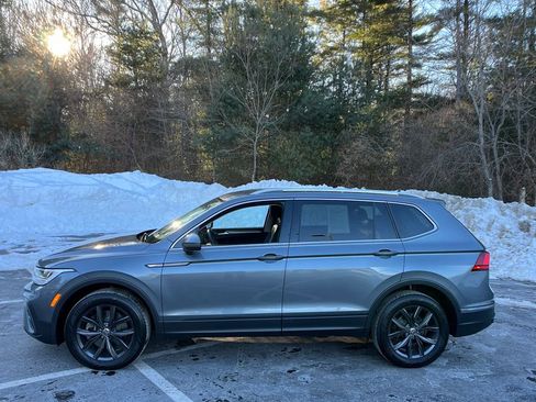 Used 2024 Volkswagen Tiguan SE image 2