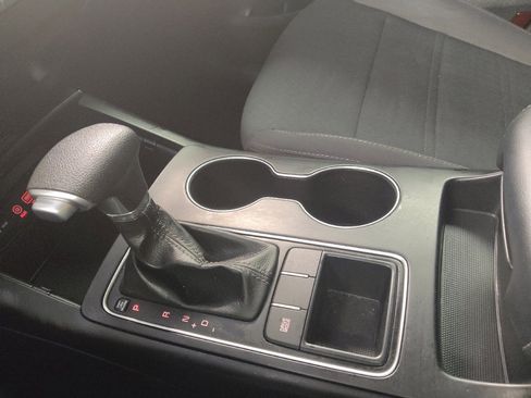 Used 2020 Kia Sorento LX image 25