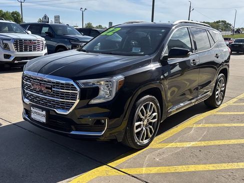 Used 2022 GMC Terrain Denali w/ Denali Premium Package AWD/4WD image 10