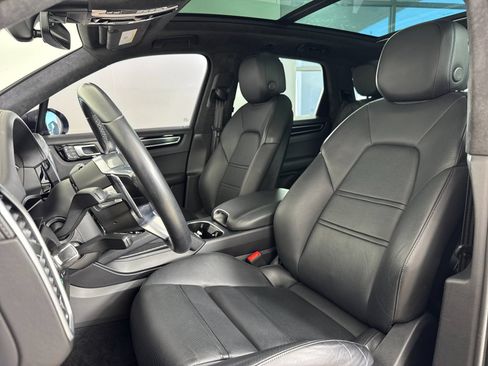 Certified 2023 Porsche Cayenne GTS AWD/4WD image 6