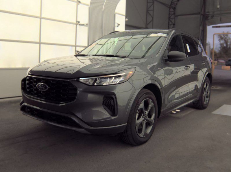 Used 2024 Ford Escape ST-Line w/ Tech Pack #1 AWD/4WD image 3