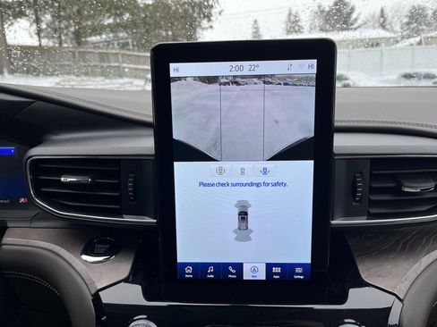 Used 2023 Ford Explorer Platinum w/ Technology Package image 27