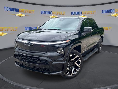 Used 2024 Chevrolet Silverado EV RST AWD/4WD image 4