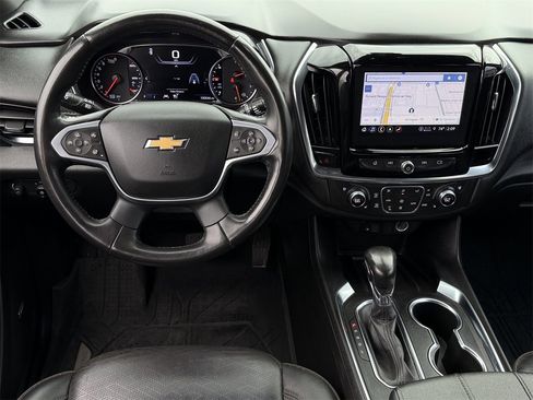 Used 2022 Chevrolet Traverse High Country image 11