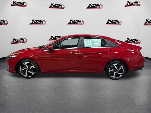 Used 2022 Hyundai Elantra Limited image 8