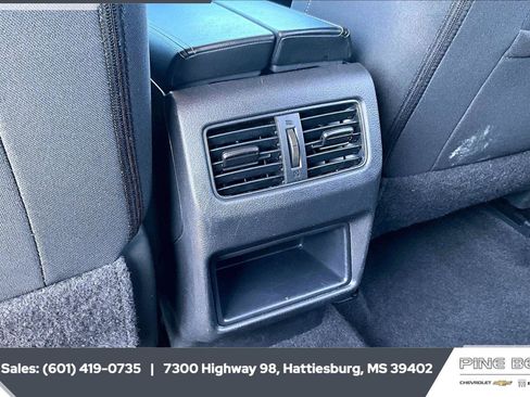 Used 2024 Nissan Rogue S AWD/4WD image 25