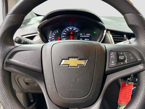 Used 2018 Chevrolet Trax LS image 11