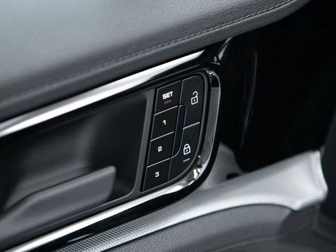 New 2025 Porsche Panamera 4 image 22