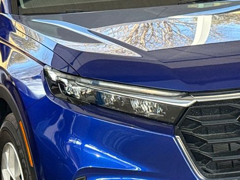 Used 2025 Honda CR-V LX image 4