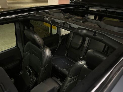 Used 2023 Jeep Wrangler Unlimited Sahara w/ Cold Weather Group AWD/4WD image 31