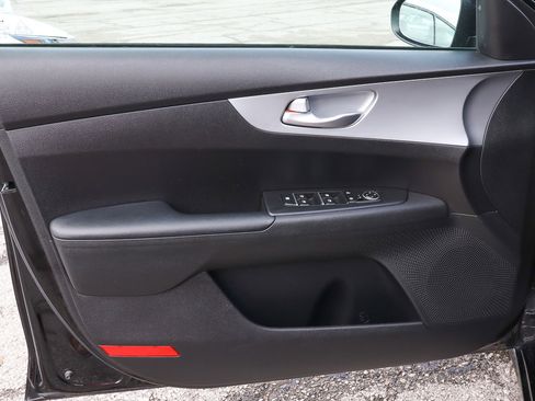 Used 2023 Kia Forte LXS image 13