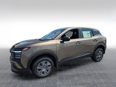 New 2026 Nissan Kicks S FWD image 2