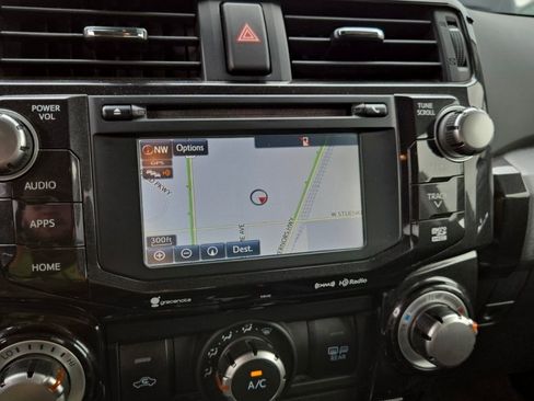 Used 2017 Toyota 4Runner TRD Off-Road w/ Convenience Package image 10