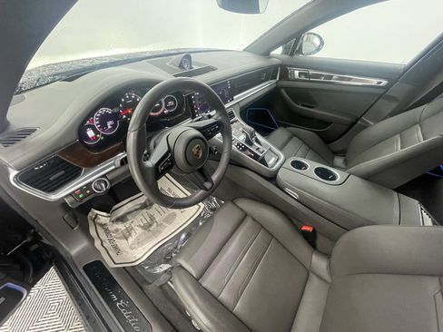Certified 2023 Porsche Panamera image 4