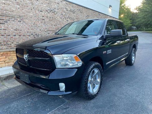 Used 2014 RAM 1500 Express RWD image 1