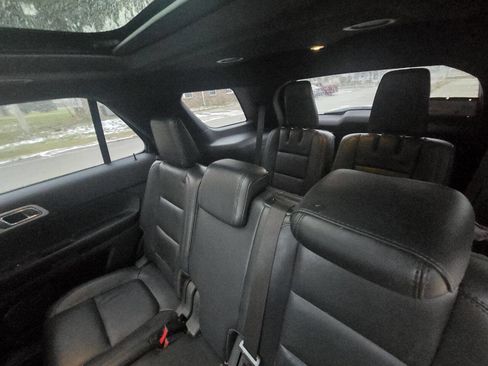 Used 2013 Ford Explorer XLT image 15