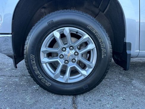 Used 2022 Chevrolet Silverado 1500 LT image 35