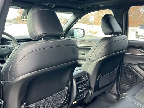 New 2026 Jeep Grand Cherokee Altitude image 31