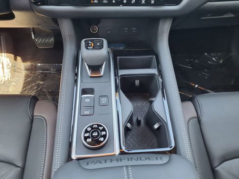 New 2026 Nissan Pathfinder Platinum AWD/4WD image 14