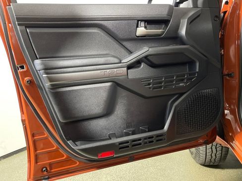 Certified 2025 Toyota Tacoma TRD Off-Road image 17