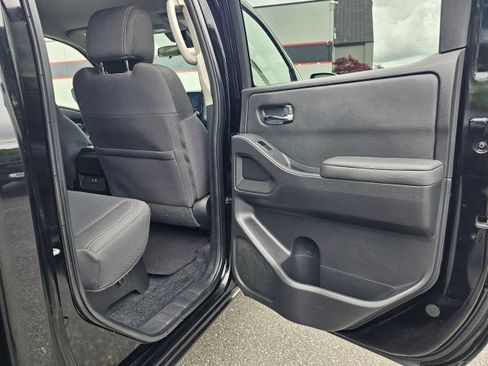 Used 2022 Nissan Frontier SV RWD image 15