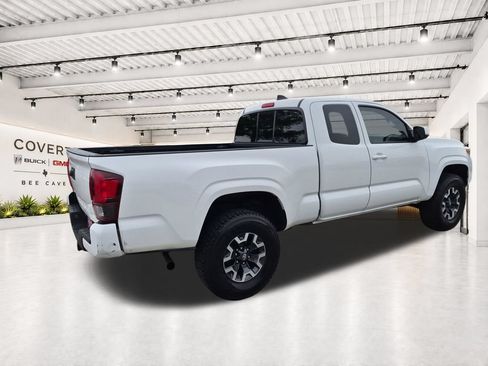 Used 2023 Toyota Tacoma SR w/ SR Convenience Package RWD image 10