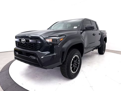 Used 2025 Toyota Tacoma TRD Off-Road AWD/4WD image 13