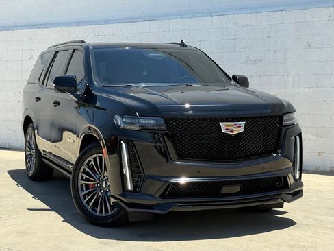 Used 2023 Cadillac Escalade V w/ Heavy-Duty Trailer Package AWD/4WD image 2