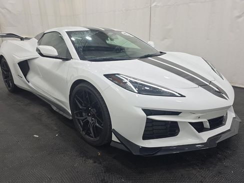 Used 2024 Chevrolet Corvette Z06 w/ Z07 Performance Package RWD image 3