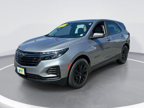 Used 2023 Chevrolet Equinox LS w/ Midnight Edition FWD image 3