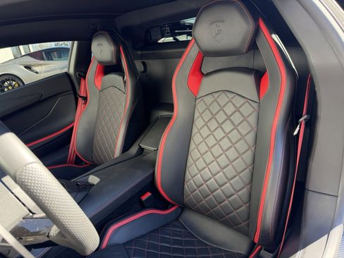 Used 2018 Lamborghini Aventador S image 16