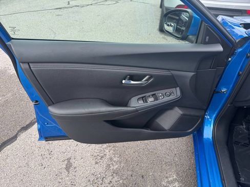 Used 2025 Nissan Sentra SV FWD image 16