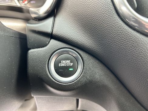 Used 2023 Chevrolet Equinox LT w/ Driver Convenience Package image 31