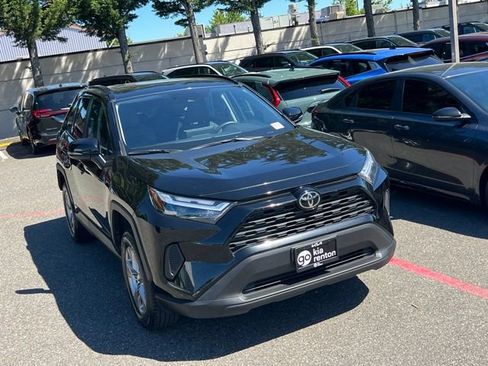 Used 2025 Toyota RAV4 XLE w/ Convenience Package AWD/4WD image 5