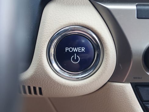 Used 2014 Lexus ES 300h w/ Premium Package w/Bamboo Trim image 23