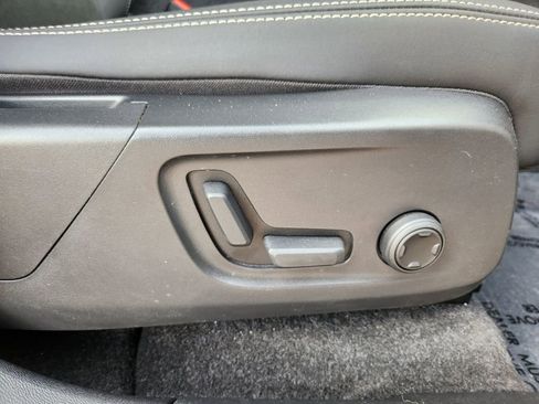 Used 2023 Volvo C40 P8 Recharge Ultimate w/ Protection Package Premier image 21