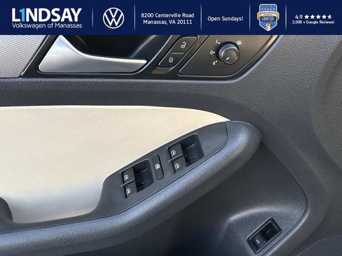 Used 2017 Volkswagen Jetta SE image 17