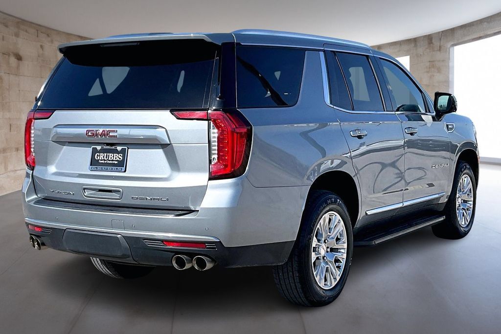 Used 2024 GMC Yukon Denali AWD/4WD image 2