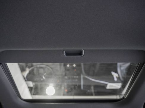 New 2025 Jeep Grand Cherokee Altitude image 31