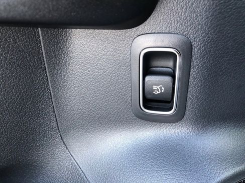 New 2026 Mercedes-Benz GLB 250 GLB 250 image 14