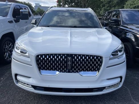 Used 2023 Lincoln Aviator Black Label w/ Class IV Trailer Tow Package AWD/4WD image 2