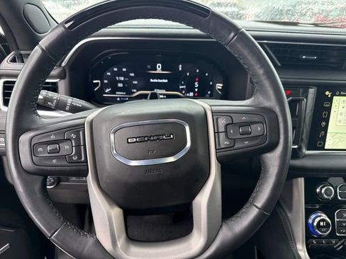 Used 2024 GMC Yukon XL Denali w/ Advanced Technology Package image 17